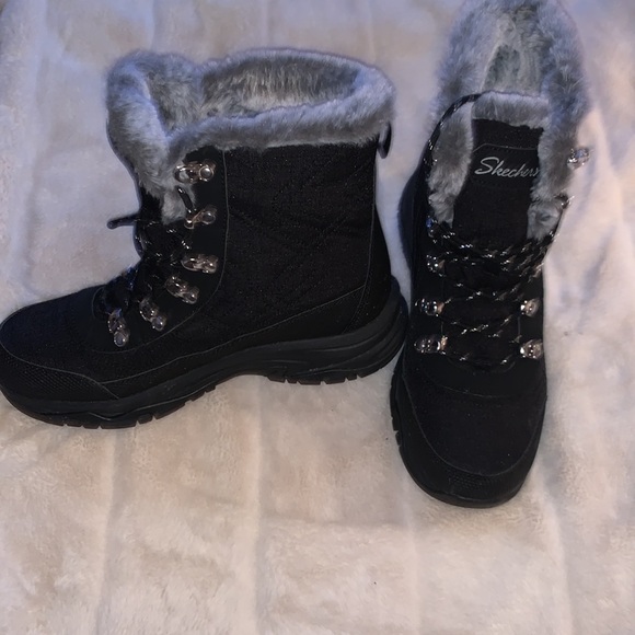 Sketchers Winter boots - Picture 4 of 8